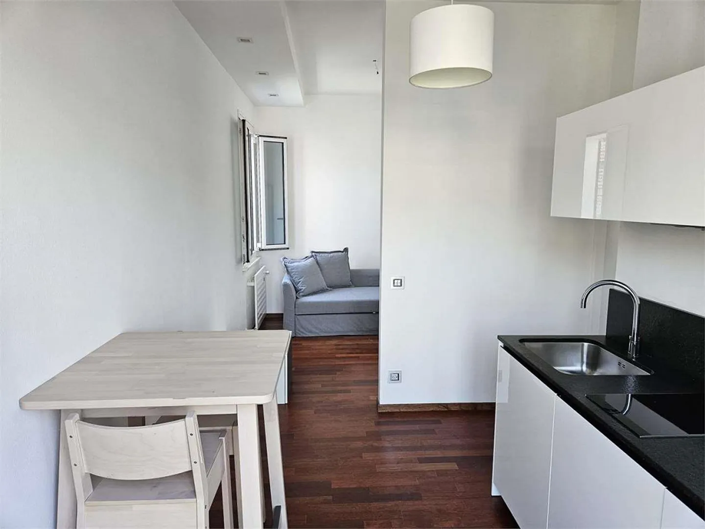 Lugano: modern furnished one-room apartment in the center - Photo 3 of 6