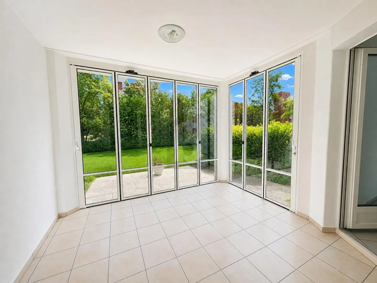 Charmante Wohnung mit Wintergarten - Foto 1 von 6