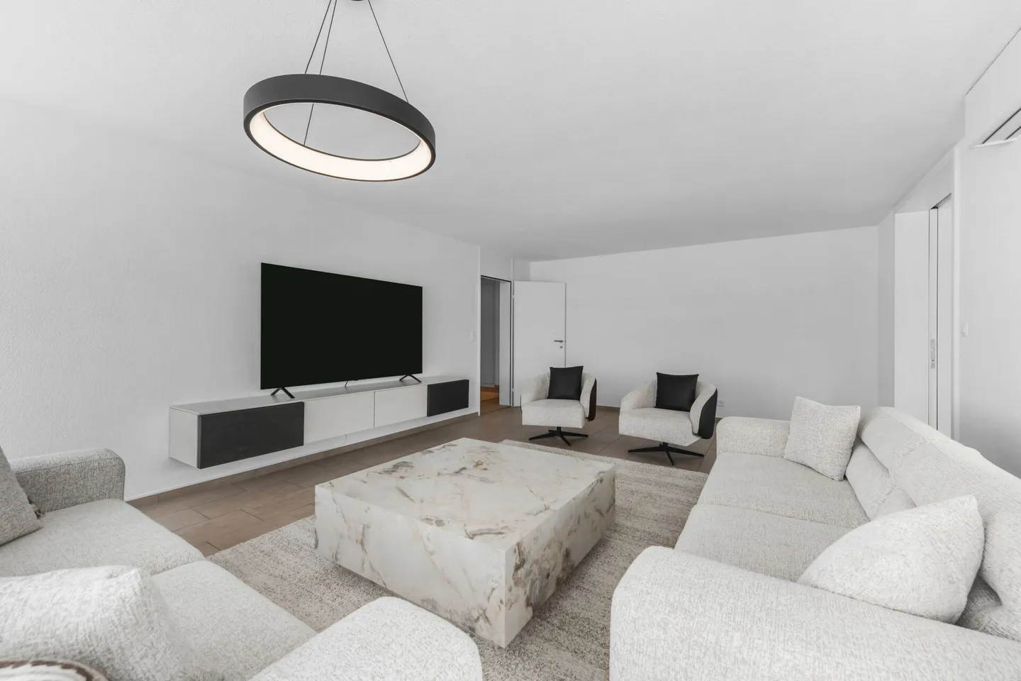 Vivre avec confort et vue - 5,5 pièces au centre - Photo 3 sur 23