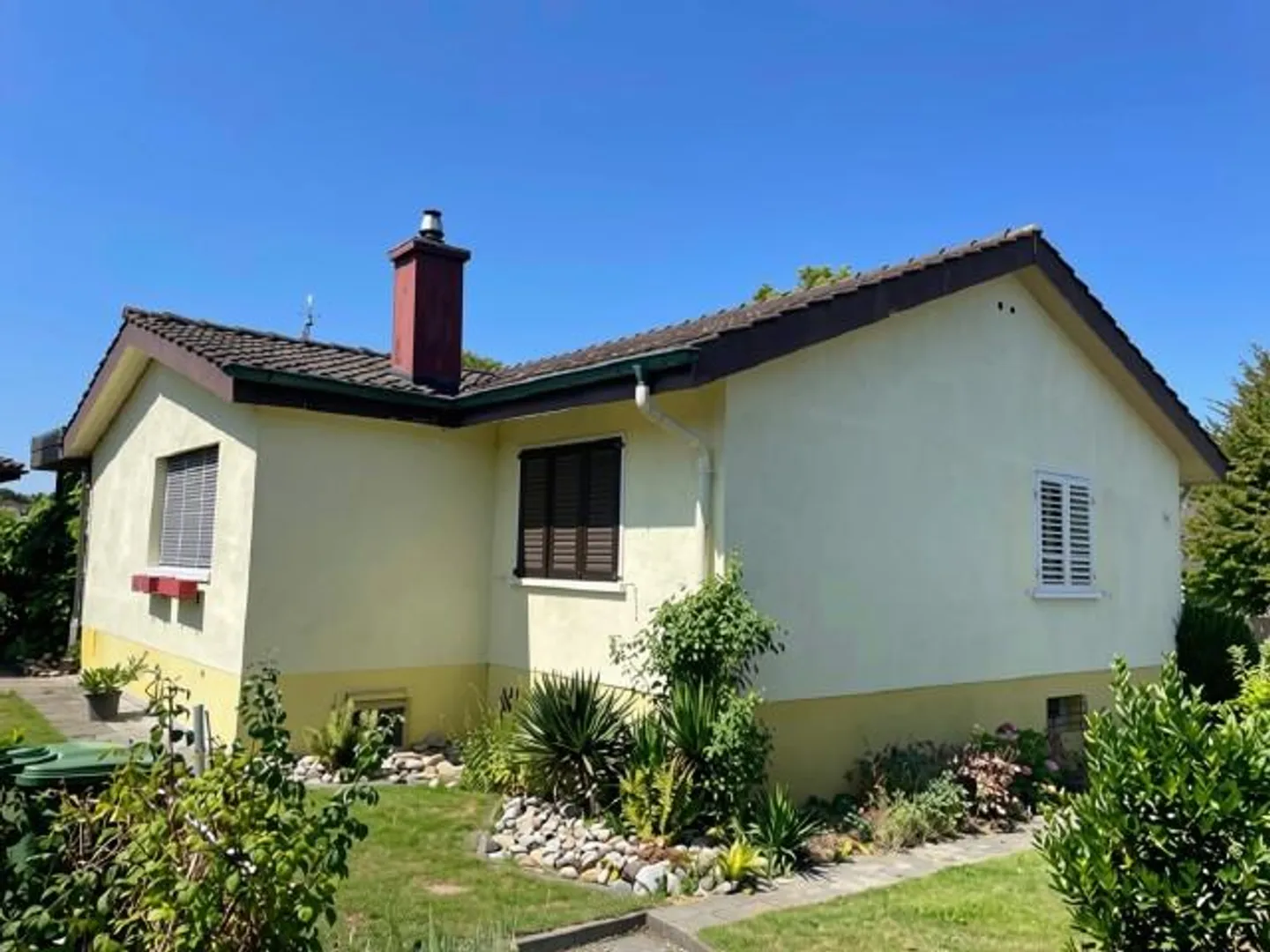 Charmantes Freistehendes Einfamilienhaus - Foto 2 von 26