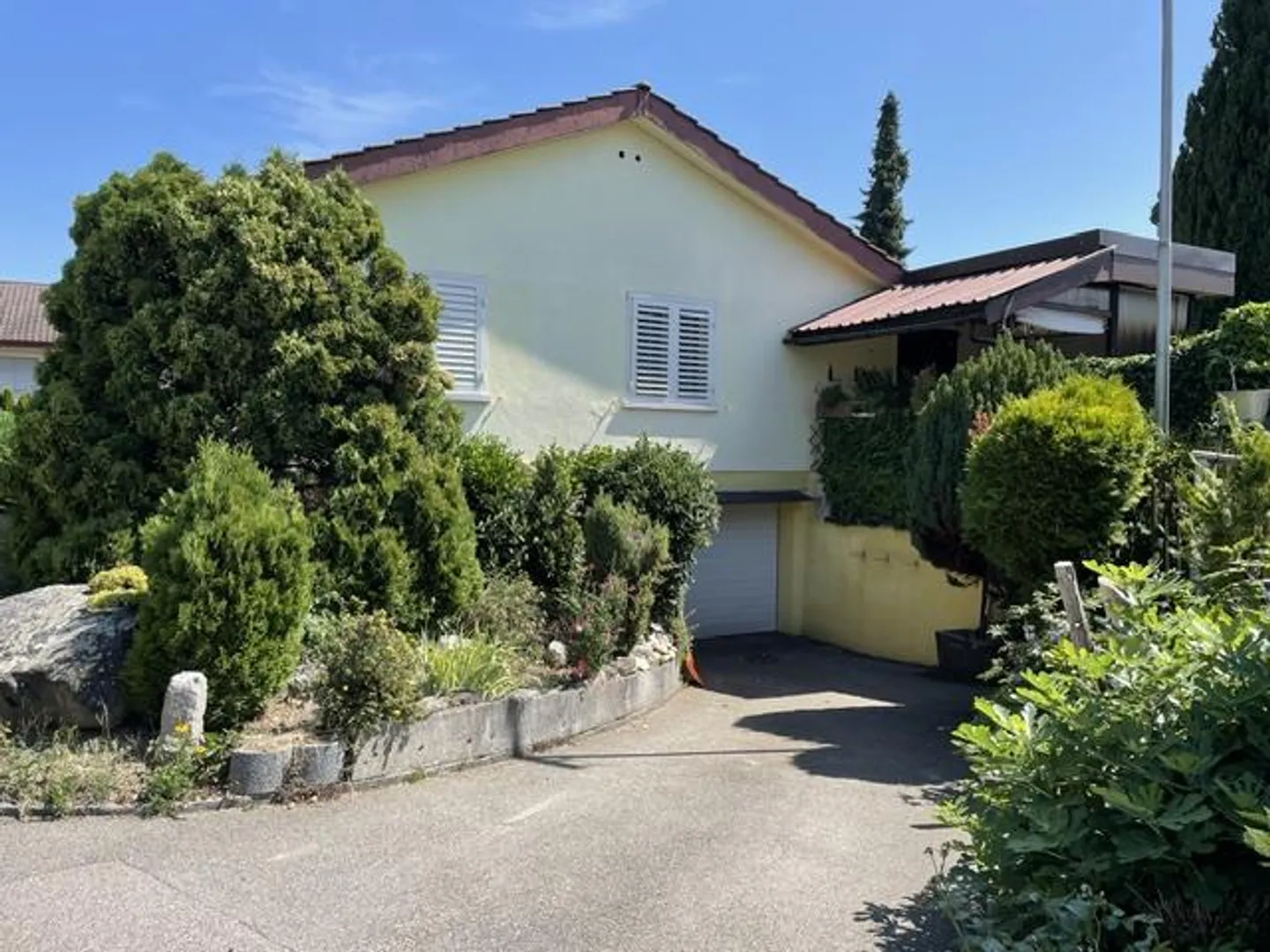 Charmantes Freistehendes Einfamilienhaus - Foto 3 von 26