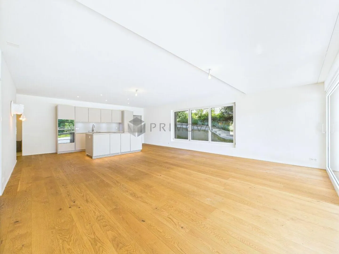 Privato. Soleggiato. Elegante. Dove design, tranquillità ed esclusività formano un'unità armoniosa. - Foto 3 di 10