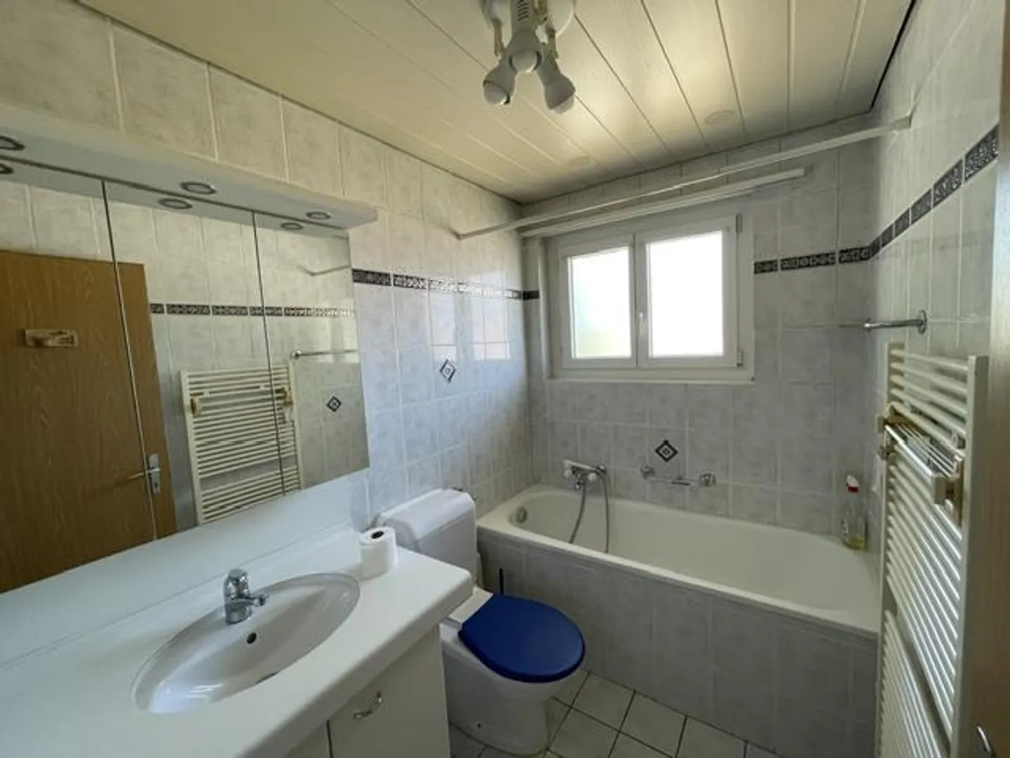Charmantes Freistehendes Einfamilienhaus - Foto 12 von 26