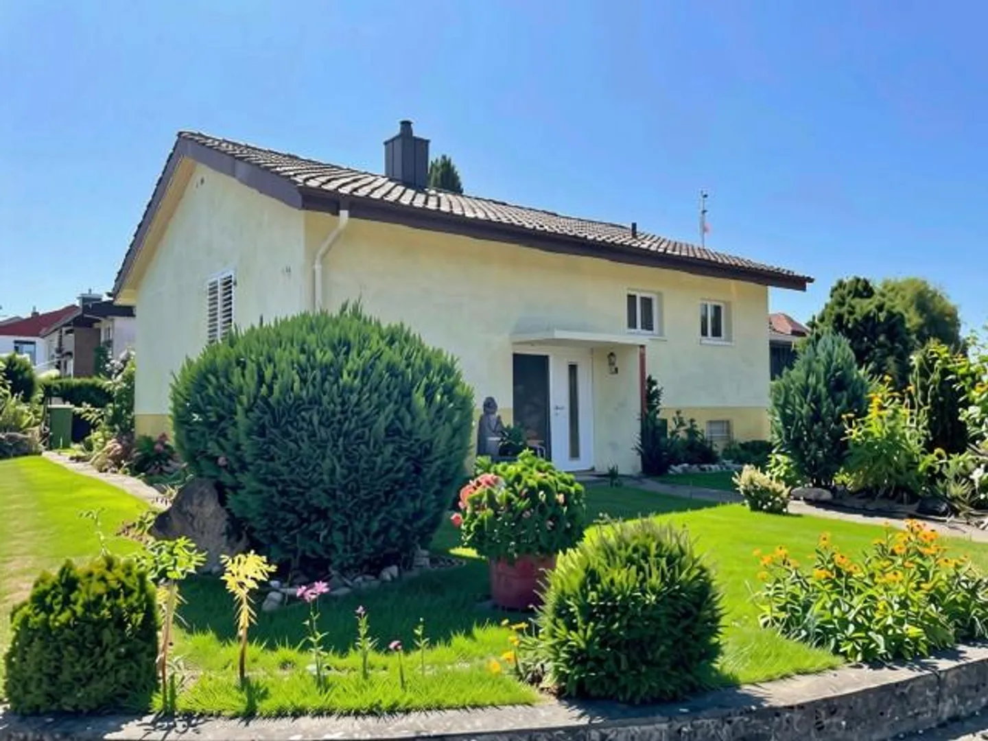 Charmantes Freistehendes Einfamilienhaus - Foto 1 von 26