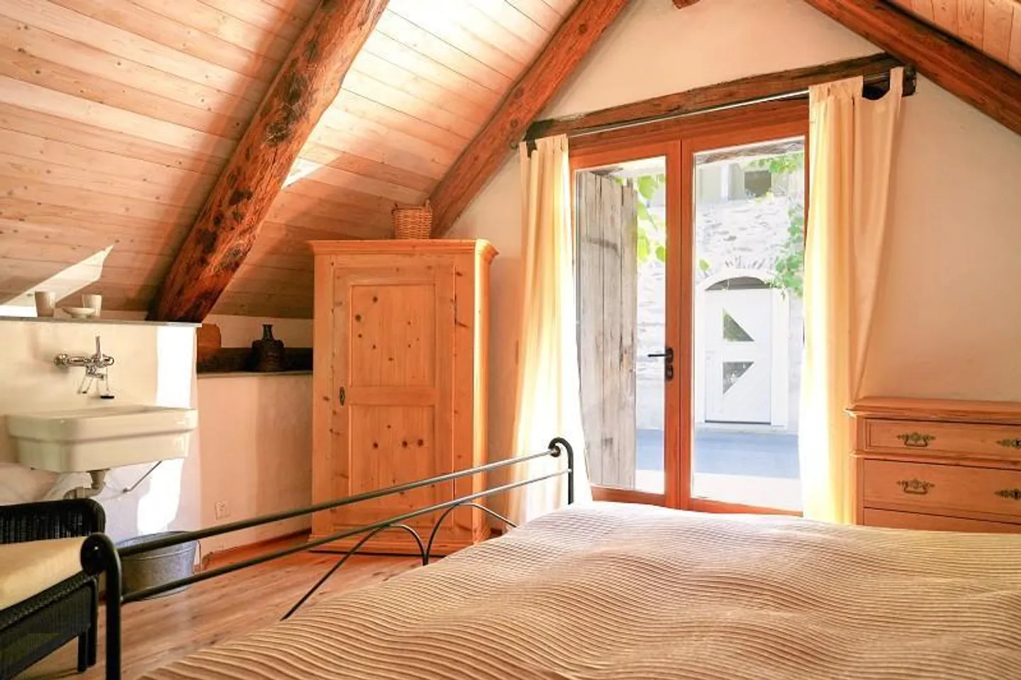 Magnifique Rustico de 3,5 pièces avec coin salon en pierre de granit dans le village... - Photo 4 sur 15