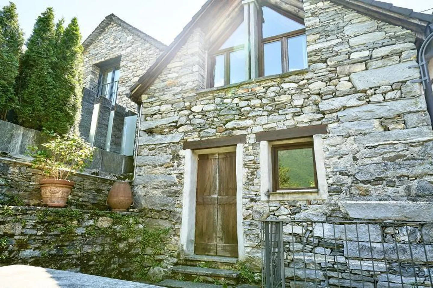 Magnifique Rustico de 3,5 pièces avec coin salon en pierre de granit dans le village... - Photo 1 sur 15
