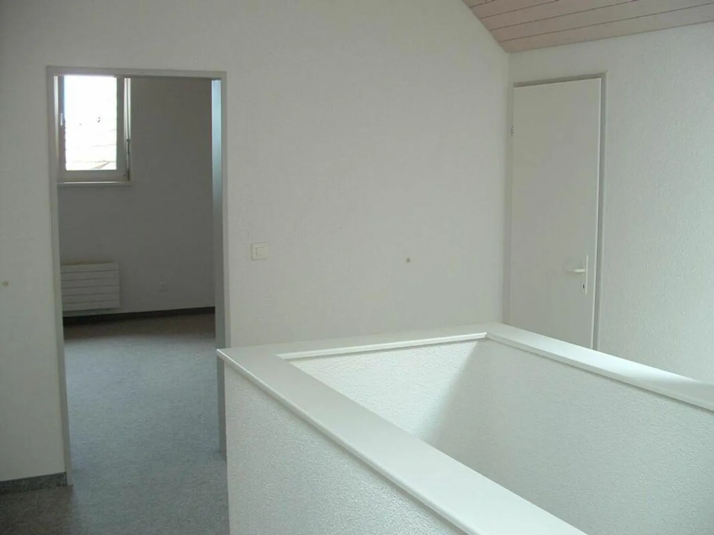 Ampio appartamento duplex di 4,5 locali in una zona residenziale ben curata - Foto 4 di 9