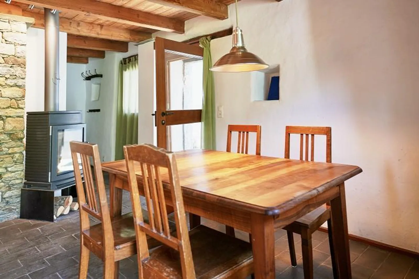Magnifique Rustico de 3,5 pièces avec coin salon en pierre de granit dans le village... - Photo 9 sur 15