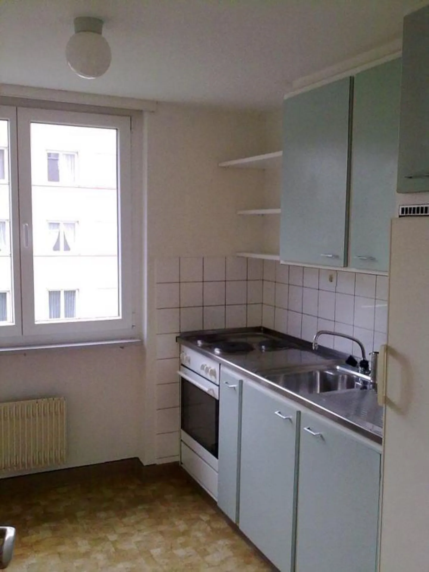 Preiswert: Ruhige 3-Zimmer-Wohnung in zentraler Lage - Foto 3 di 6