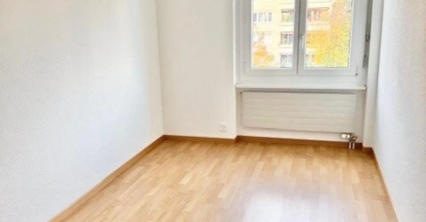 Appartamento attraente di 3,5 locali con cucina moderna e vista sul verde - Foto 4 di 5