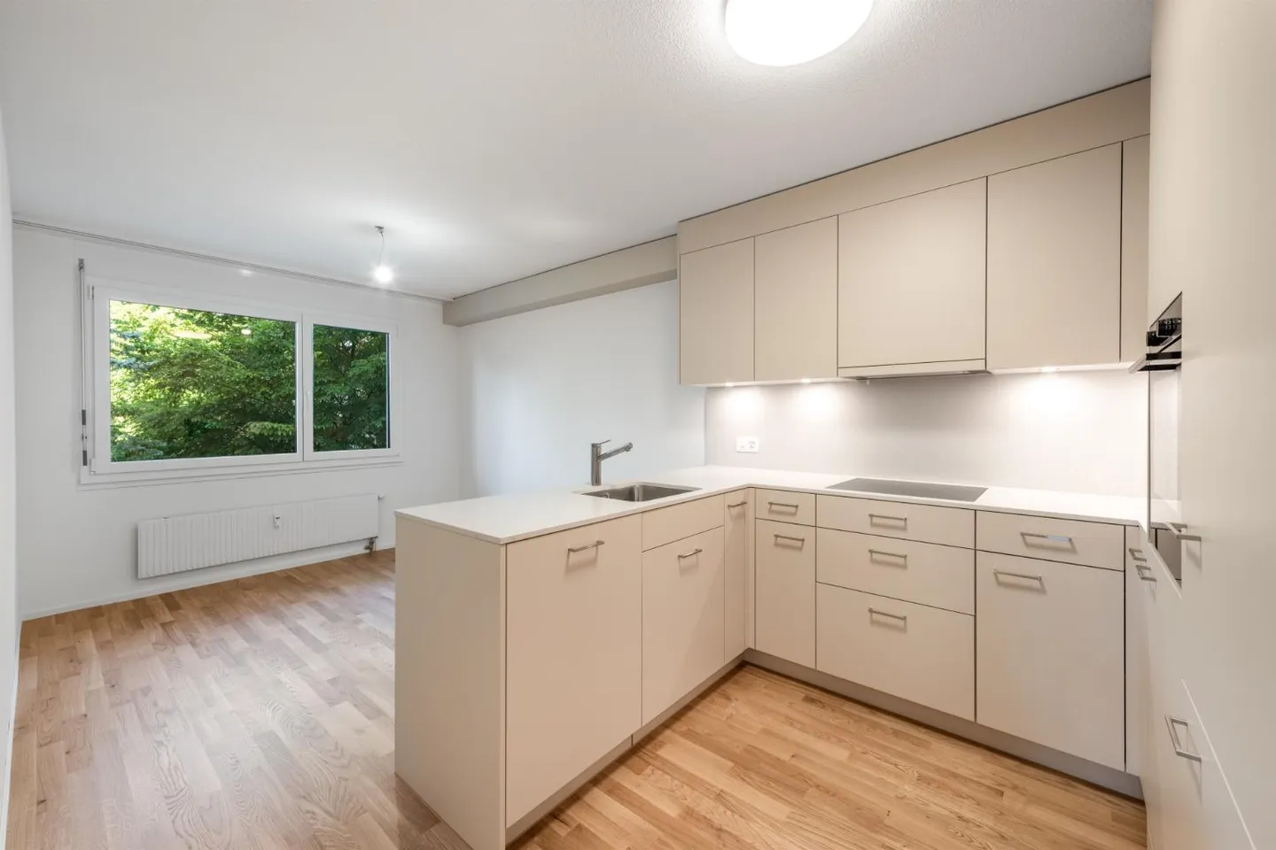 4.5 Room Apartment - Photo 1 of 11