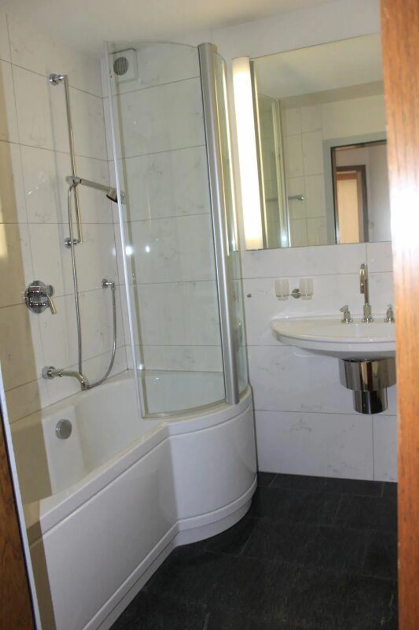 Geräumige Wohnung im Grünen - Foto 10 von 12