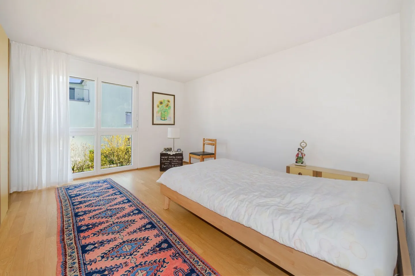 Stylish Apartment Near the Lake - Photo 6 of 11