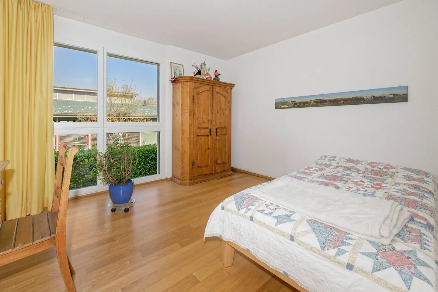 Stylish Apartment Near the Lake - Photo 8 of 11