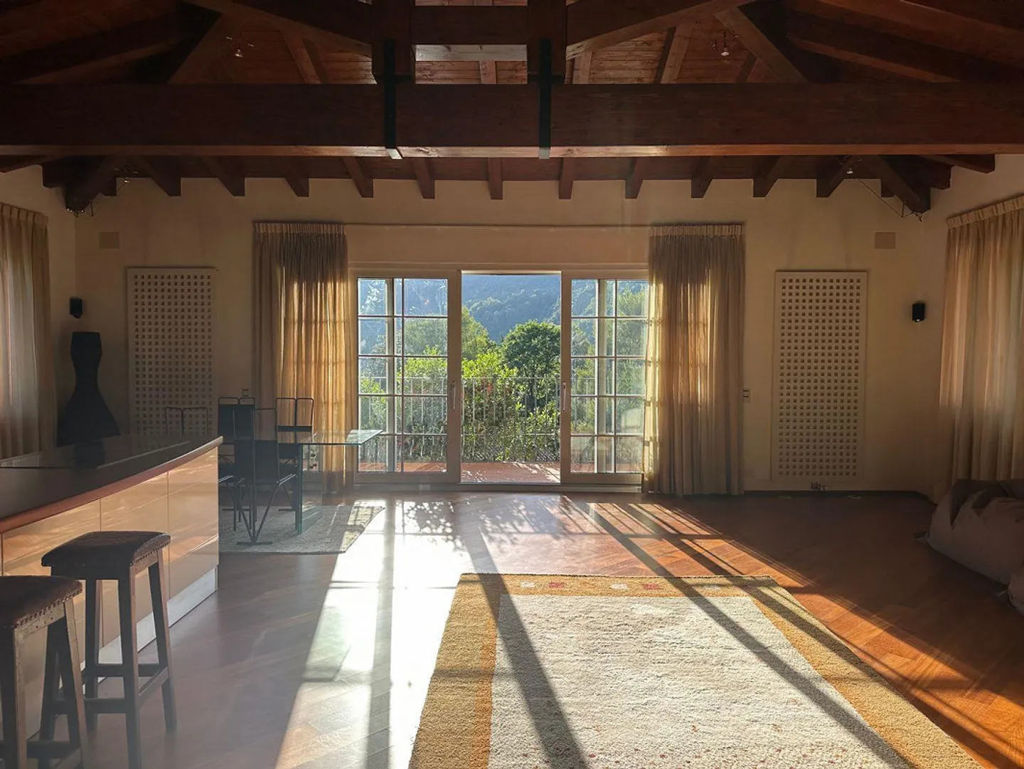 Villa with Panoramic Pool - Photo 4 of 21