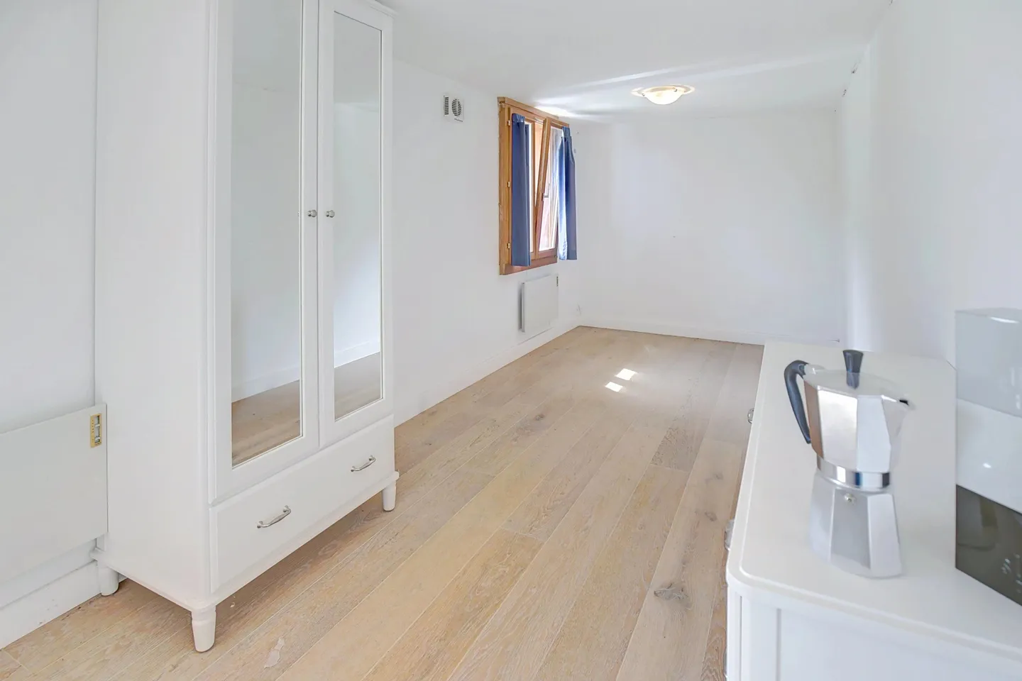 Charming Chalet with Mountain Views - Photo 17 of 29