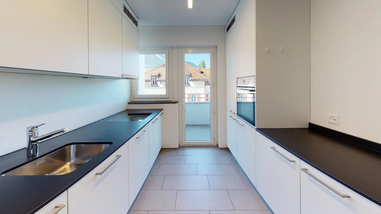 Spacious Apartment in the Center of Chur - Photo 4 of 10