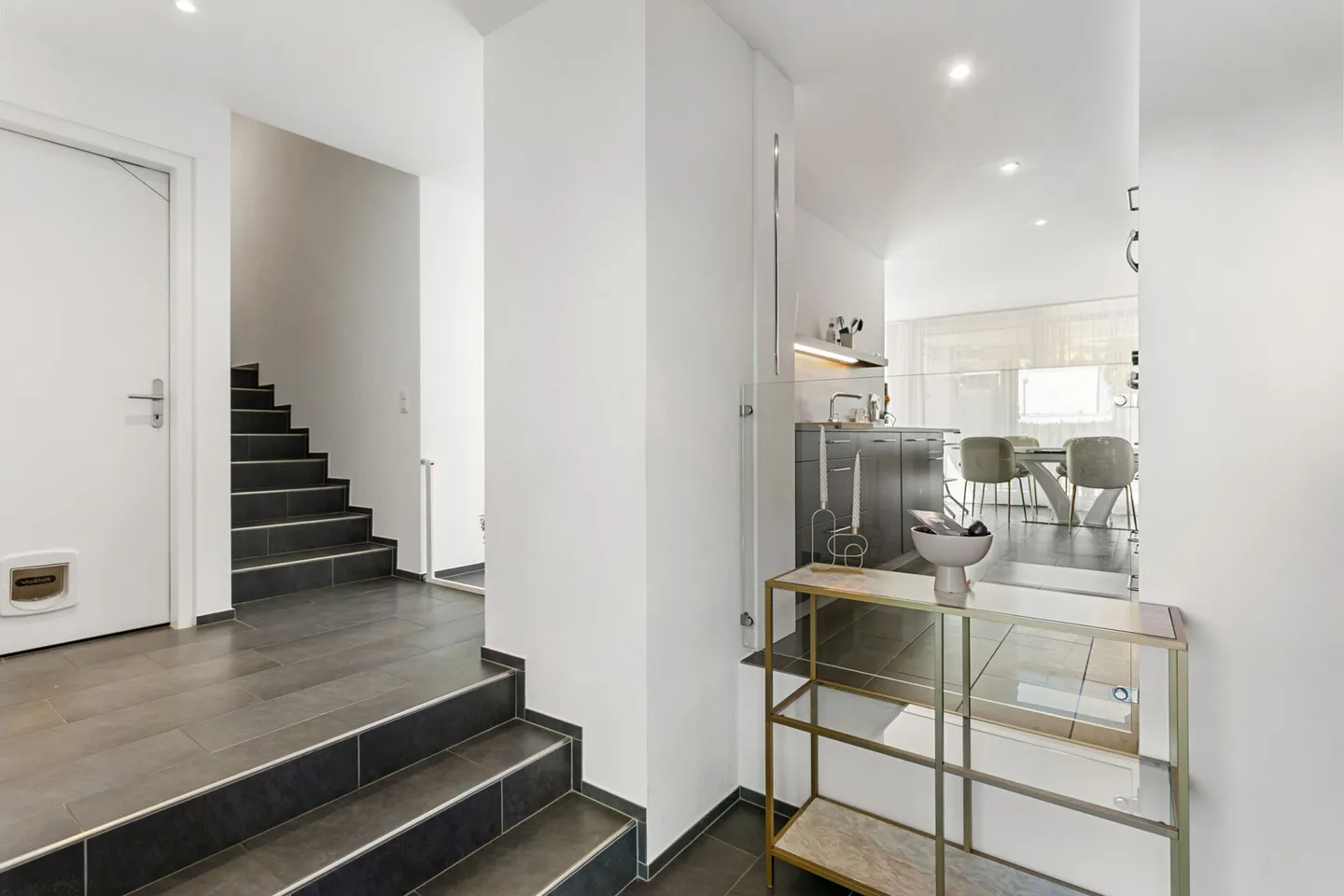 Modern Family Home with Lake View and Garden - Photo 7 of 31