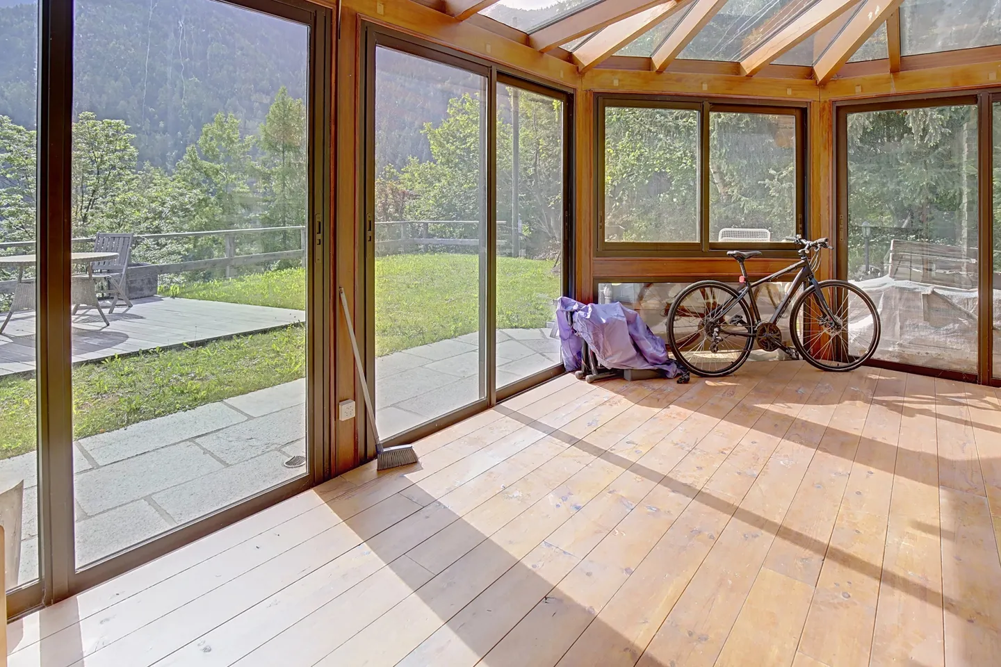 Charming Chalet with Mountain Views - Photo 19 of 29