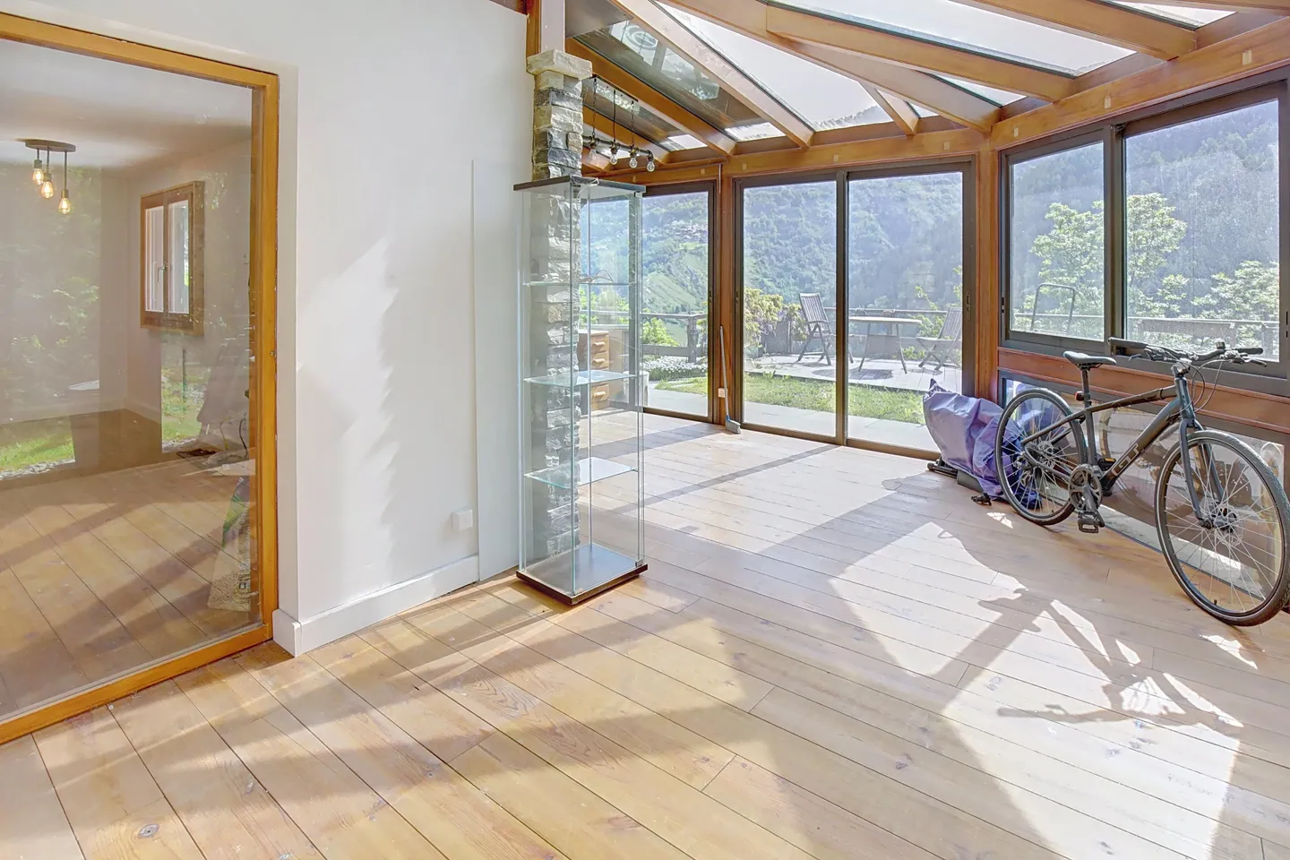 Charming Chalet with Mountain Views - Photo 21 of 29