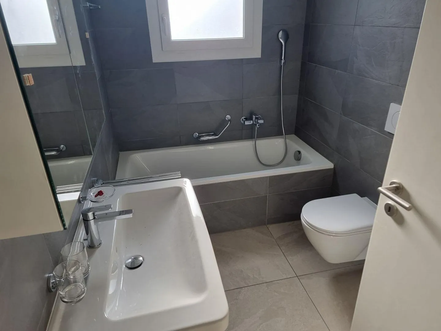 Elegant Family Home in Cugnasco - Photo 7 of 11