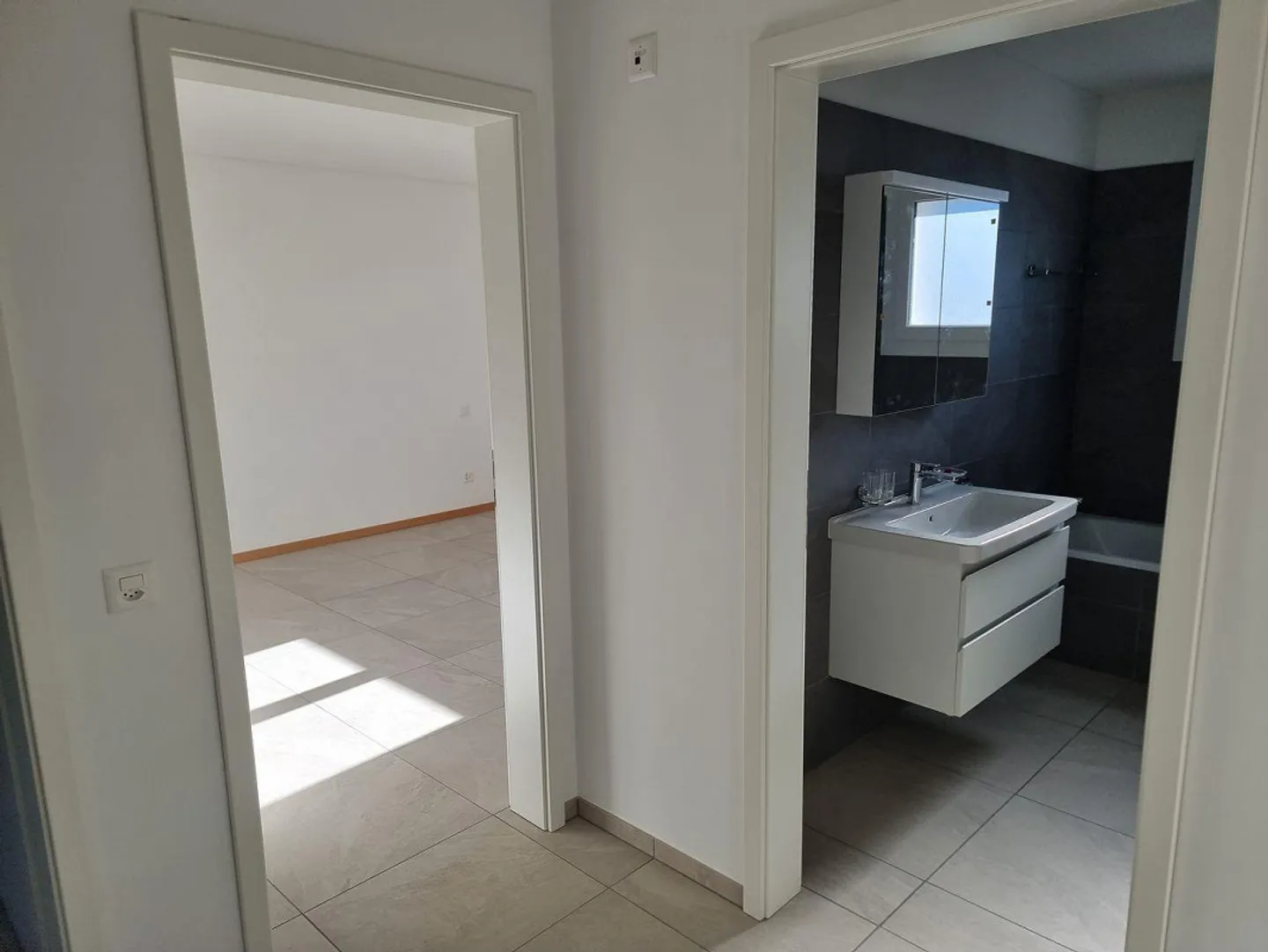 Elegant Family Home in Cugnasco - Photo 8 of 11