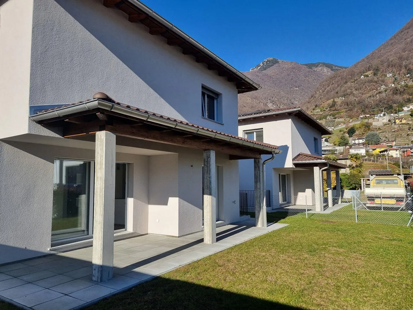 Elegant Family Home in Cugnasco - Photo 9 of 11