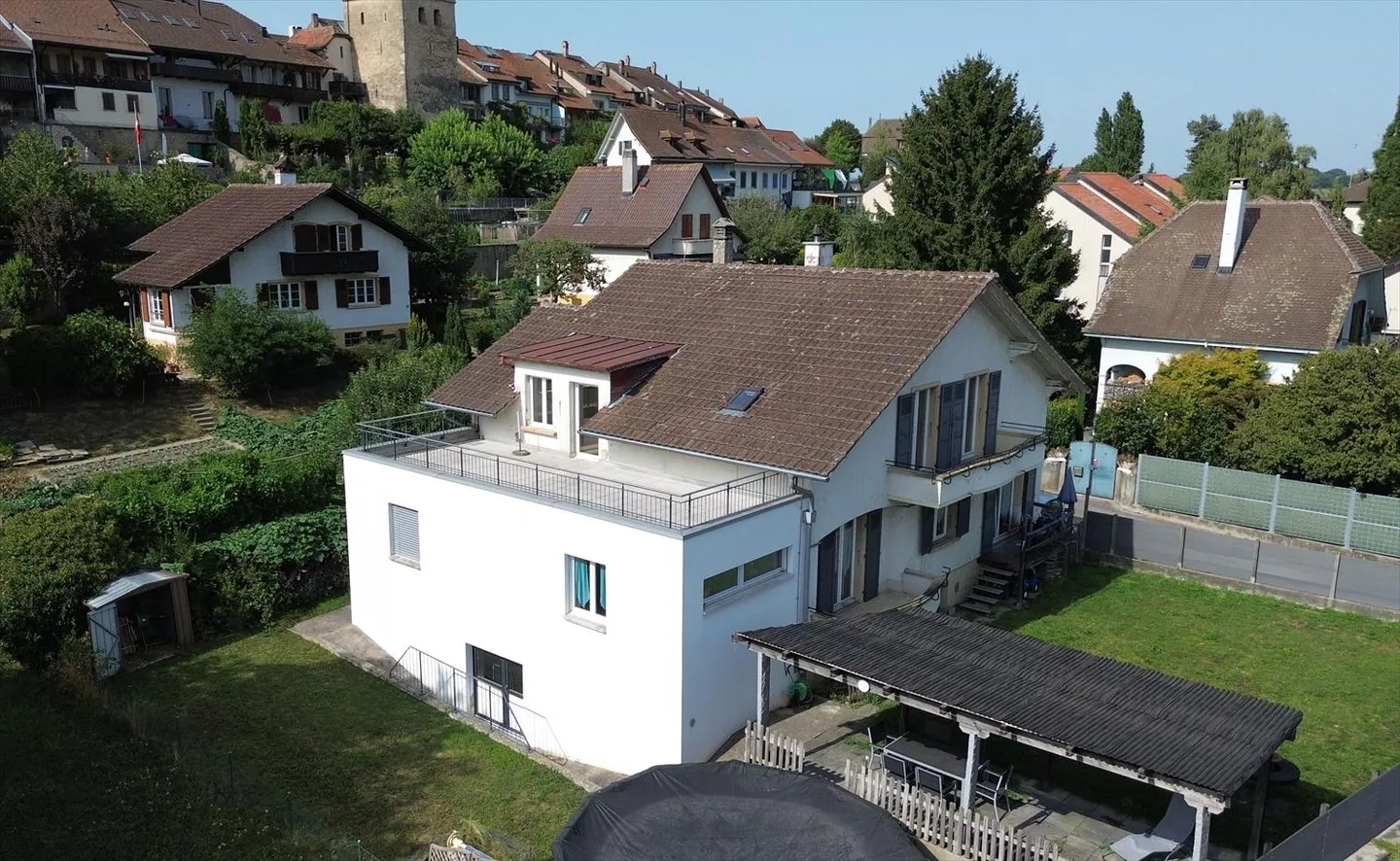 Casa familiare con due appartamenti – L'equilibrio tra comfort abitativo e rendimento - Foto 2 di 7
