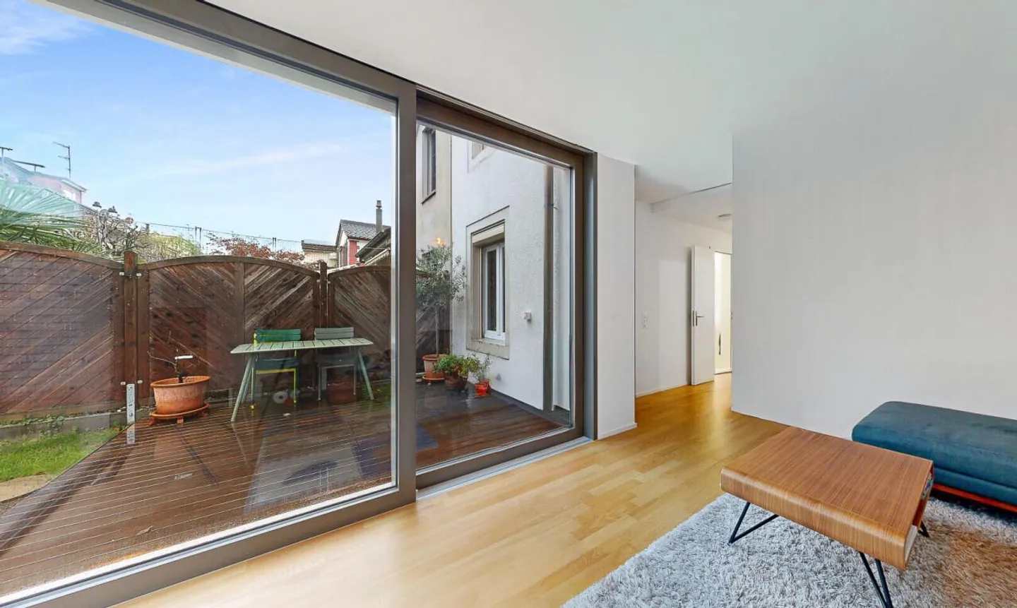 Maison de ville rénovée avec style et extension moderne - Photo 5 sur 11