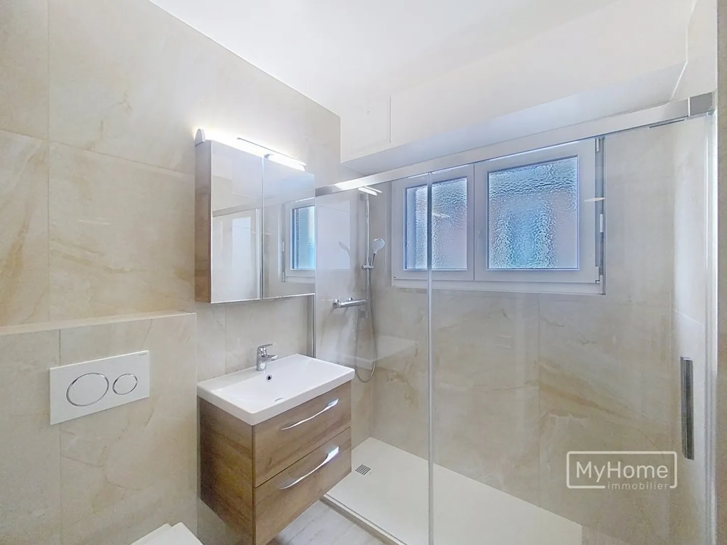 Apartment with 5 Rooms in the Center of Western Lausanne - Photo 3 of 9