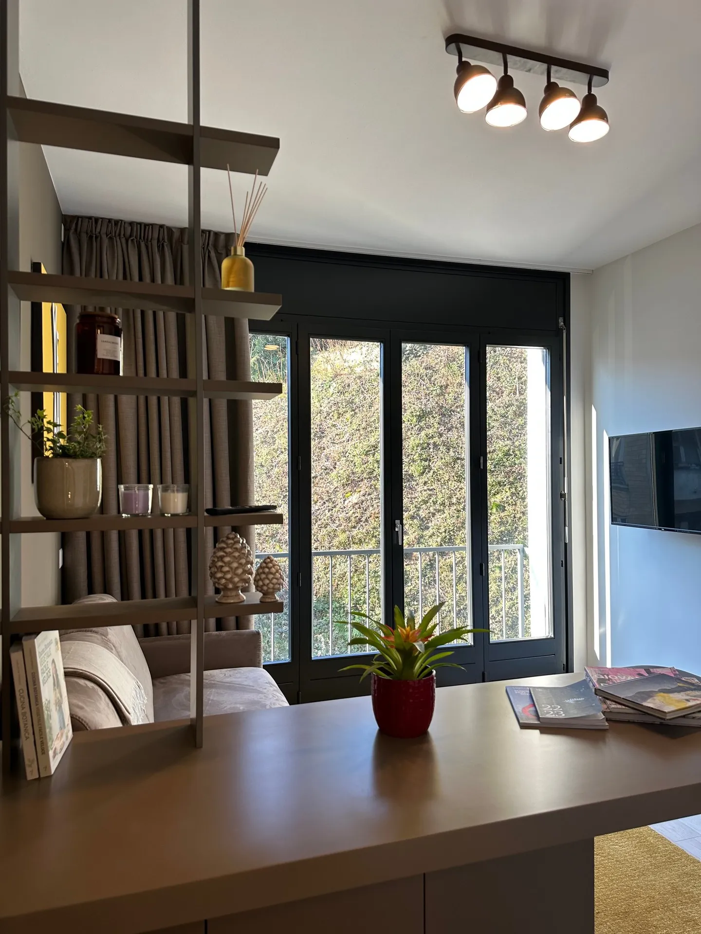 2,5 locali completamente arredati vicino al centro - Foto 2 di 11