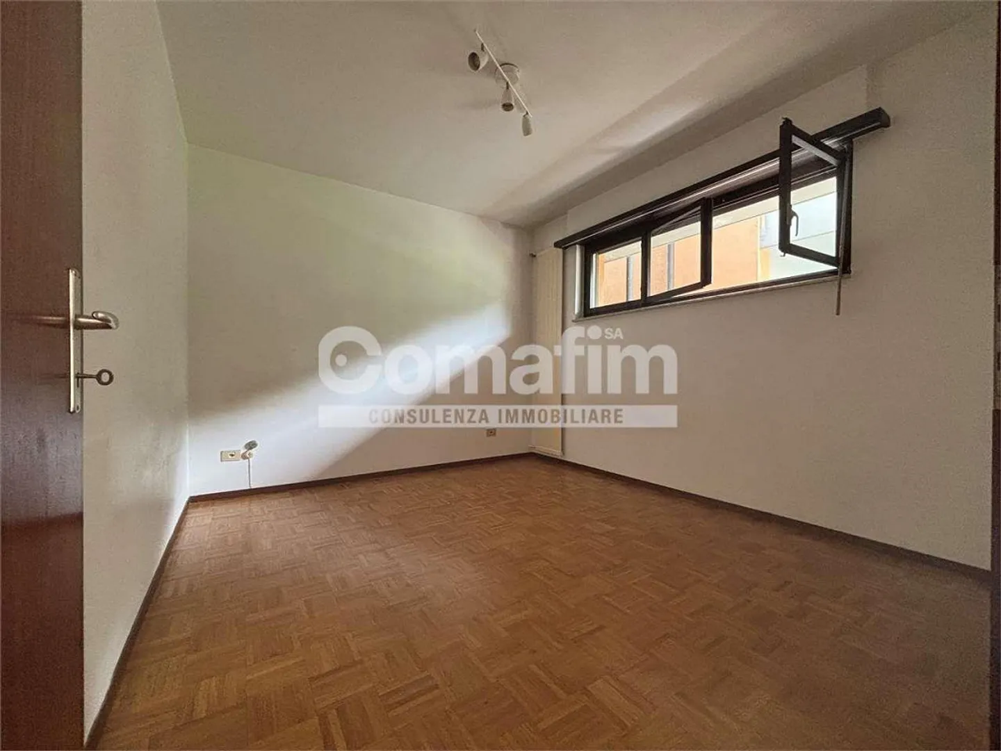 Viganello, 3.5 Zimmer in ruhiger Lage - Foto 8 von 11
