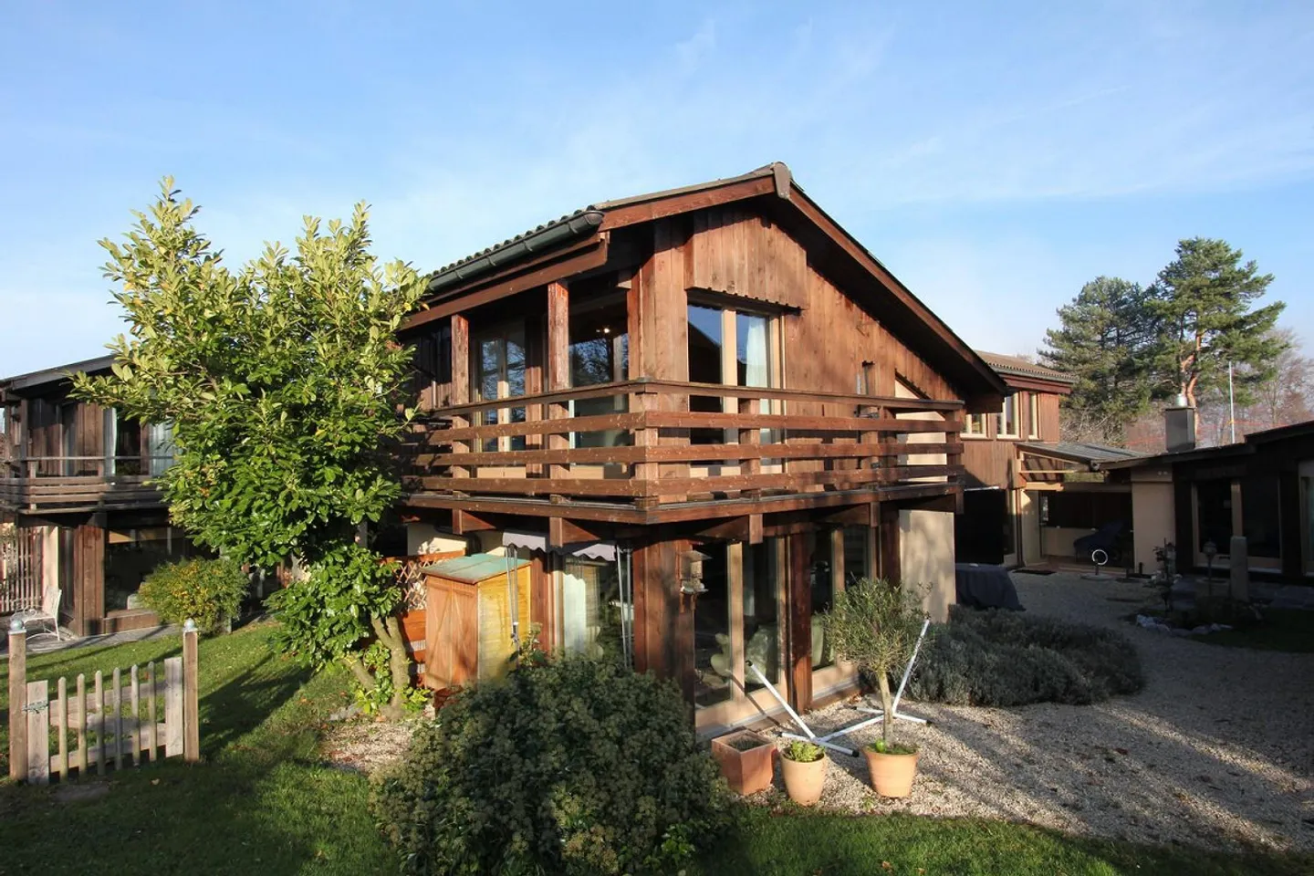 Casa Atrium Attraente in una Posizione Soleggiata e Vicina alla Città - Foto 1 di 13