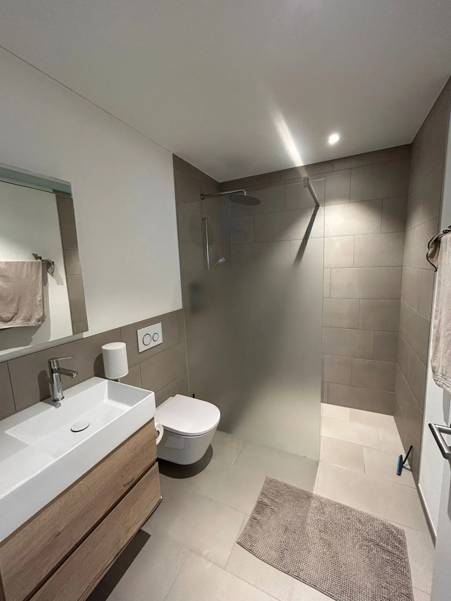 Appartement 4.5 pièces de haute qualité dans le Parco Verde bien entretenu à louer - Photo 8 sur 13