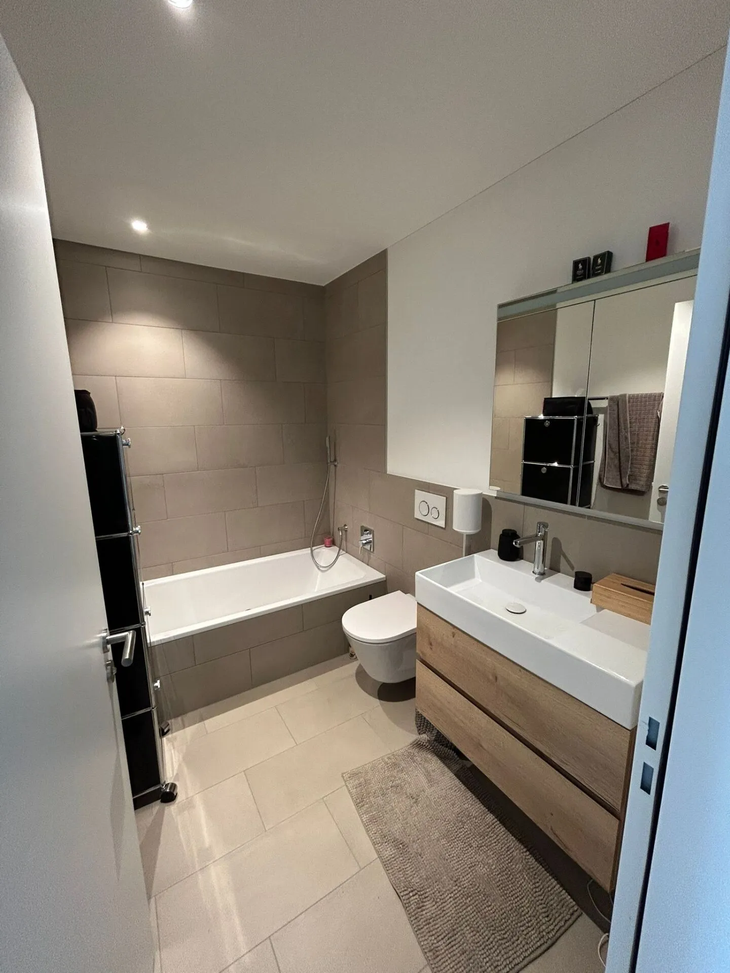 Appartement 4.5 pièces de haute qualité dans le Parco Verde bien entretenu à louer - Photo 9 sur 13