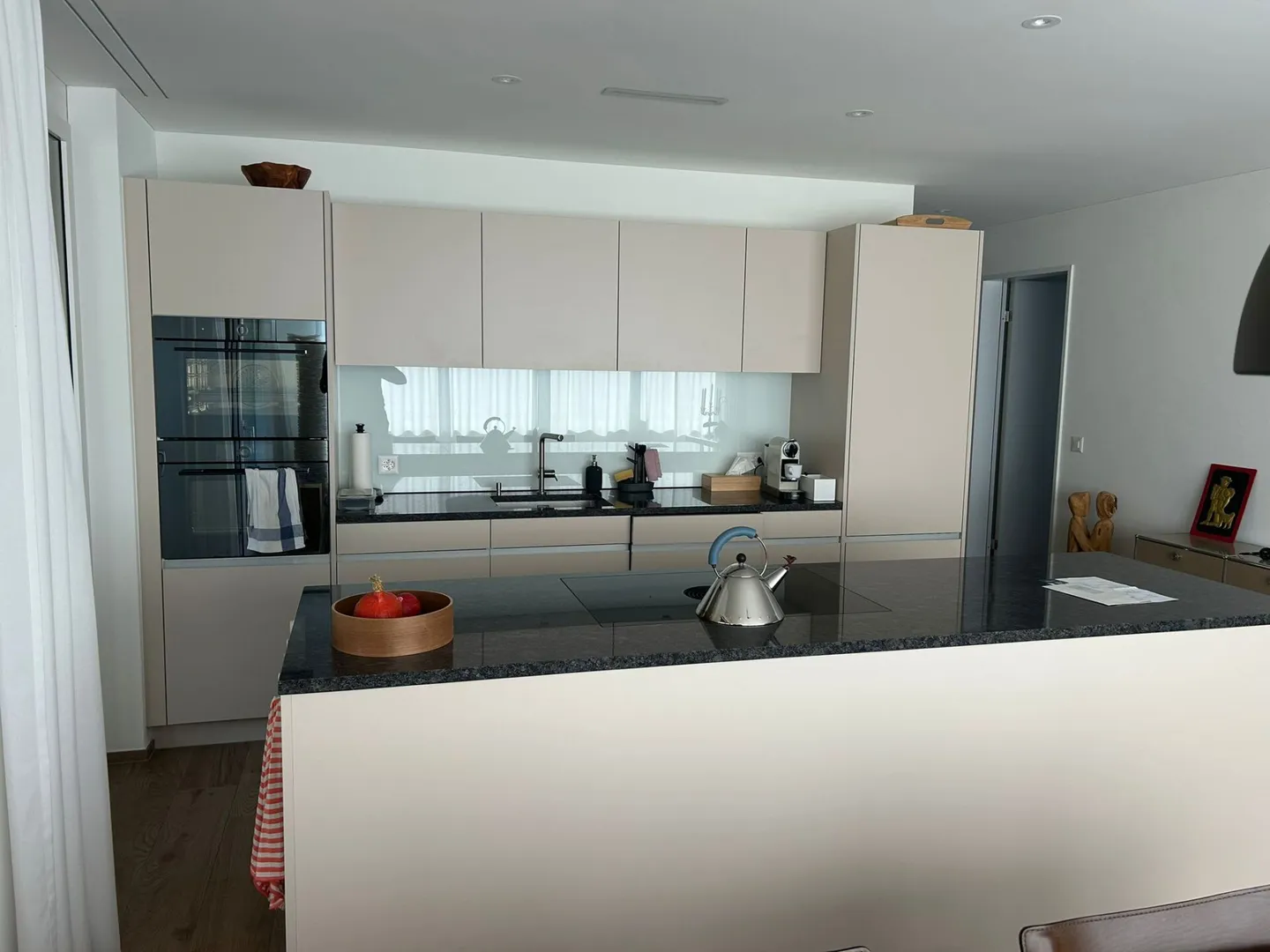 Appartement 4.5 pièces de haute qualité dans le Parco Verde bien entretenu à louer - Photo 3 sur 13