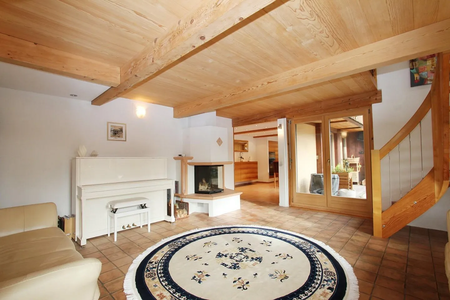 Casa Atrium Attraente in una Posizione Soleggiata e Vicina alla Città - Foto 4 di 13