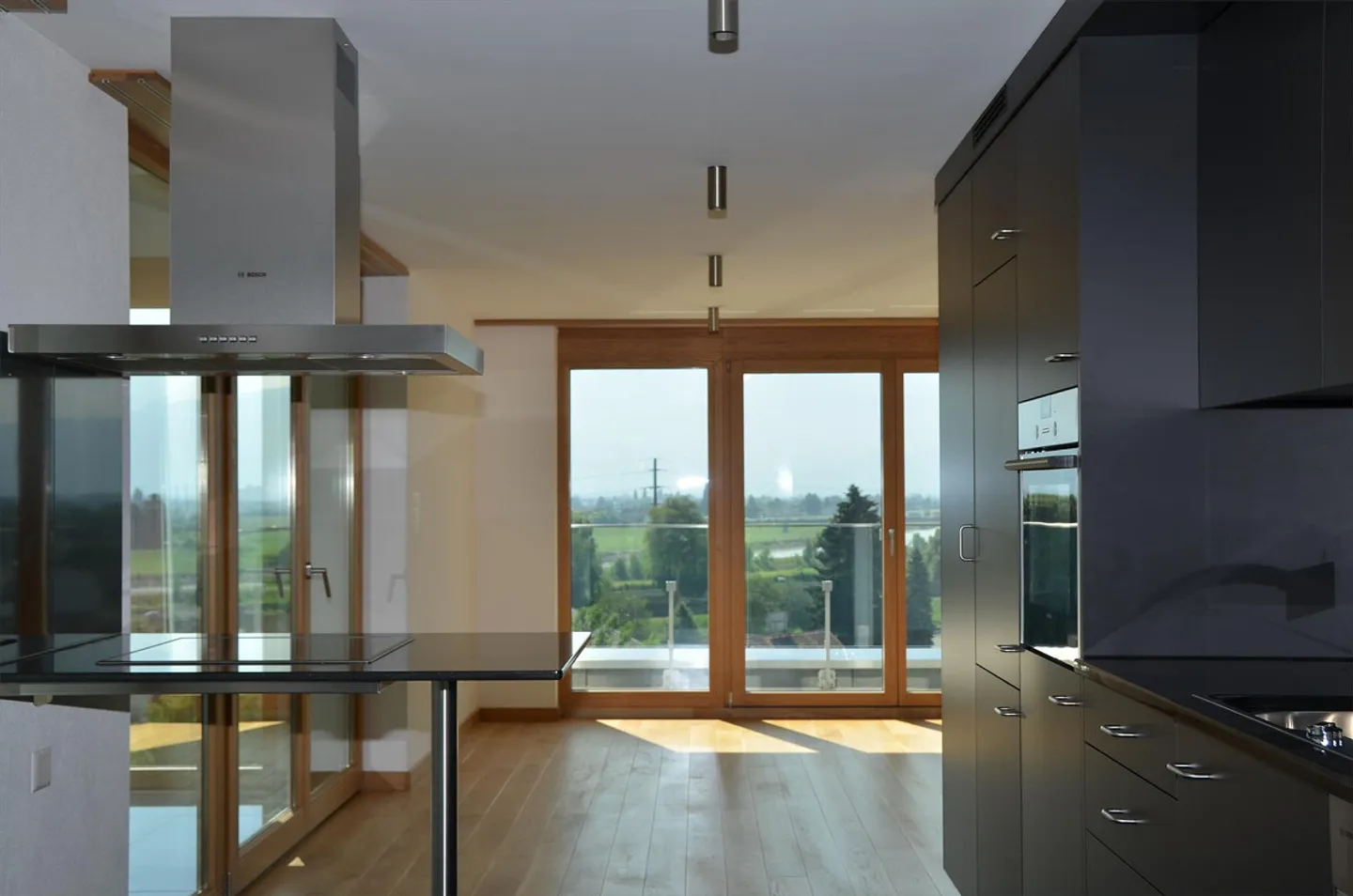 Edel ausgebaute Wohnung mit Weitblick - Foto 5 di 16