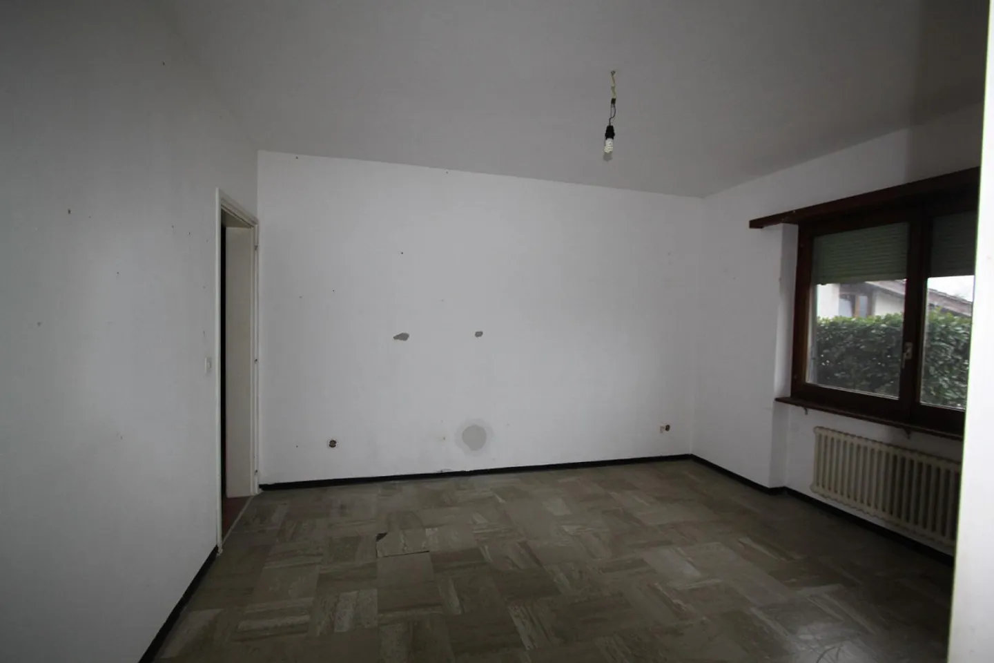 House with 2 apartments to renovate - Photo 4 of 8