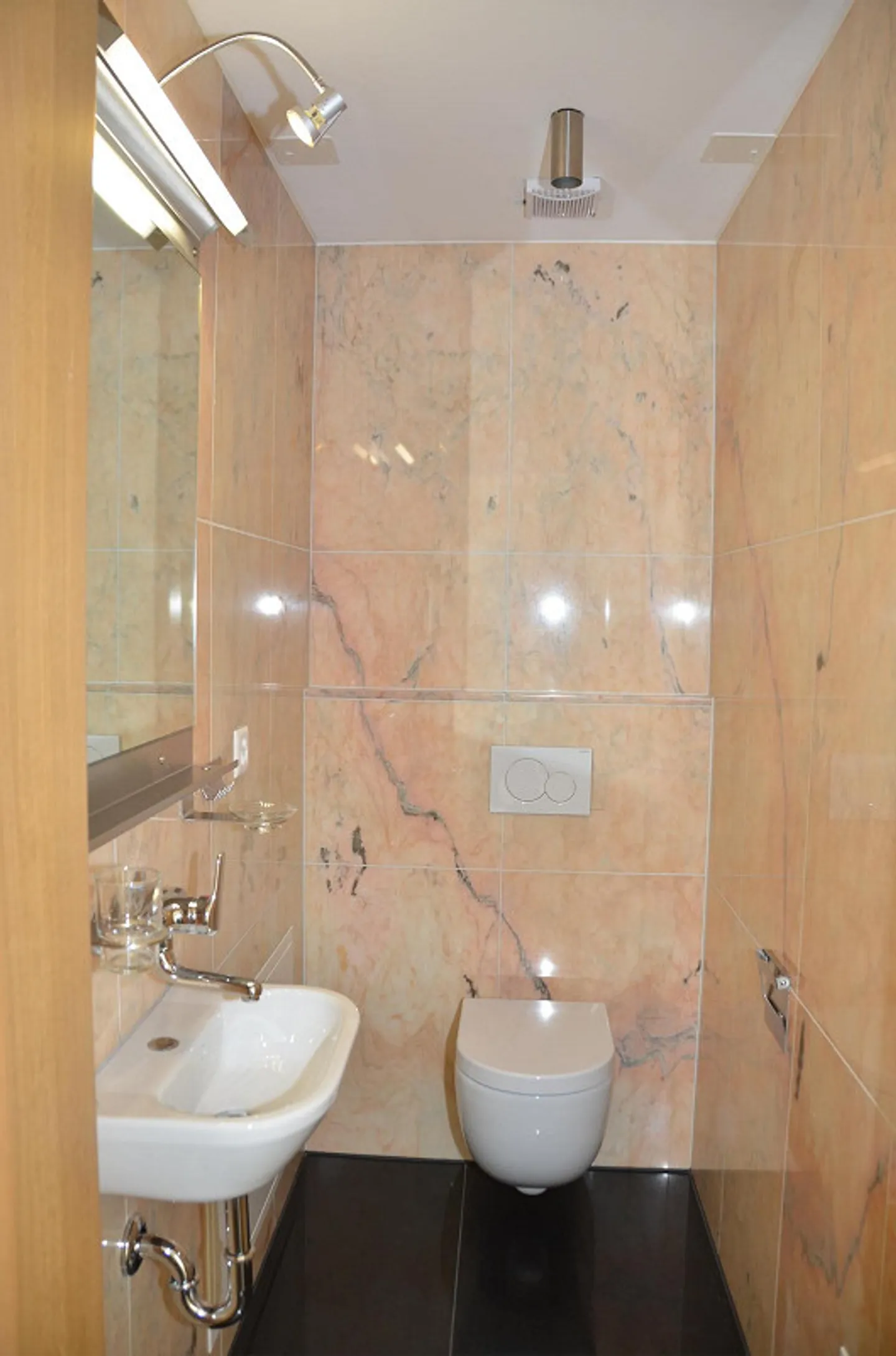 Edel ausgebaute Wohnung mit Weitblick - Foto 13 di 16