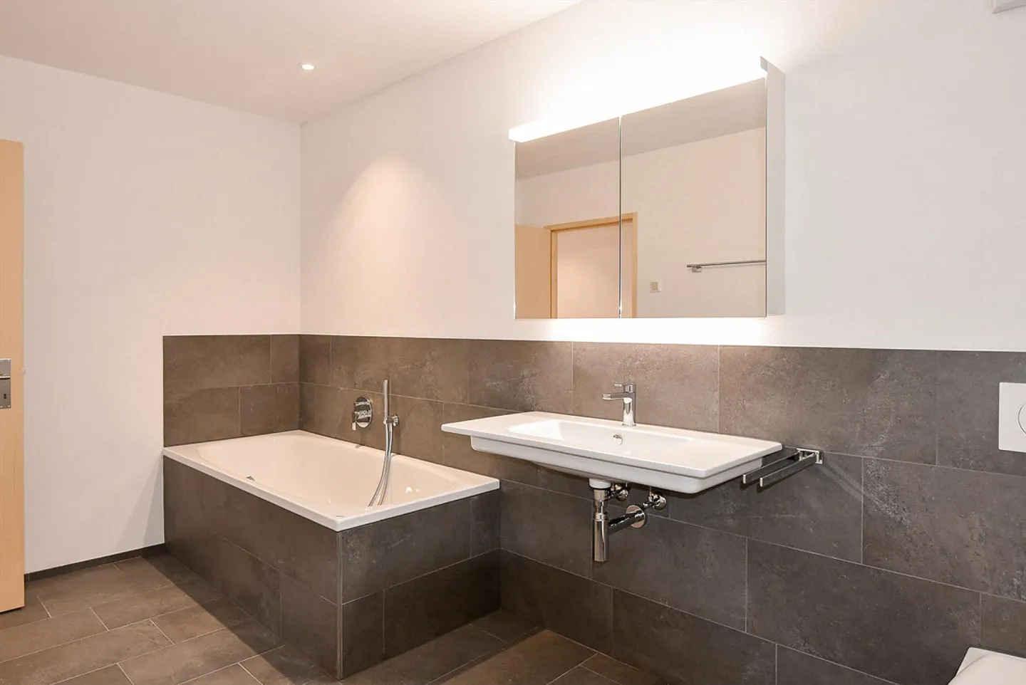 Appartement lumineux de 3.5 pièces au cœur de Küblis - Photo 3 sur 4