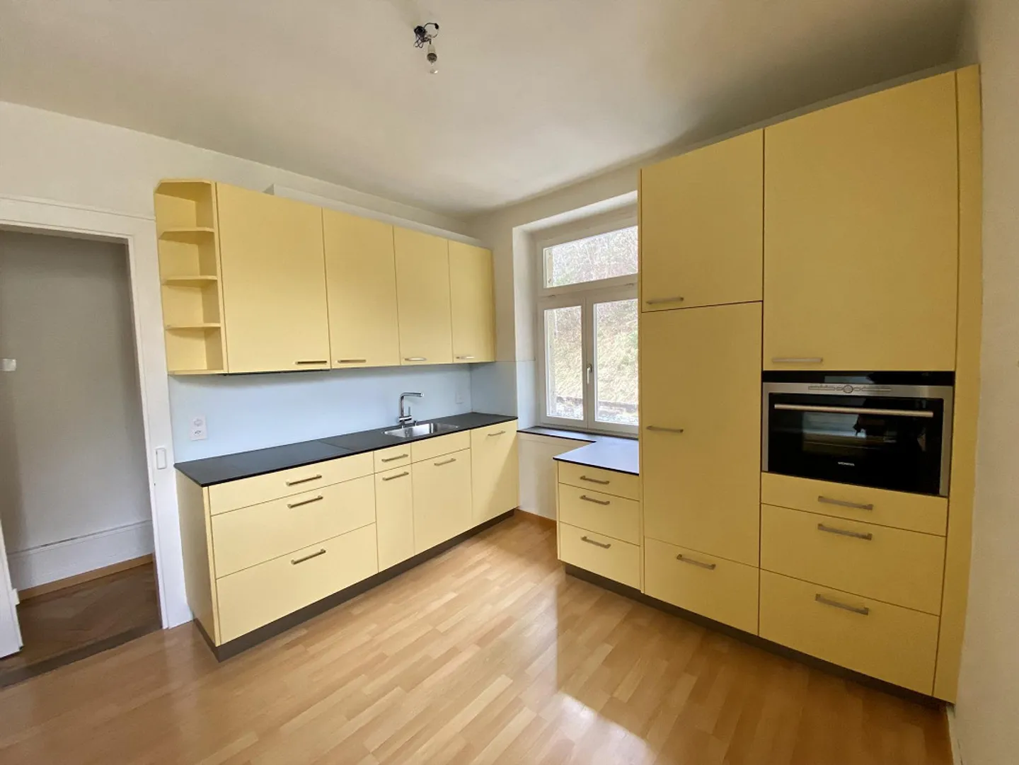 Two 4.5 room apartments for rent / whole house purchase possible - Photo 2 of 6