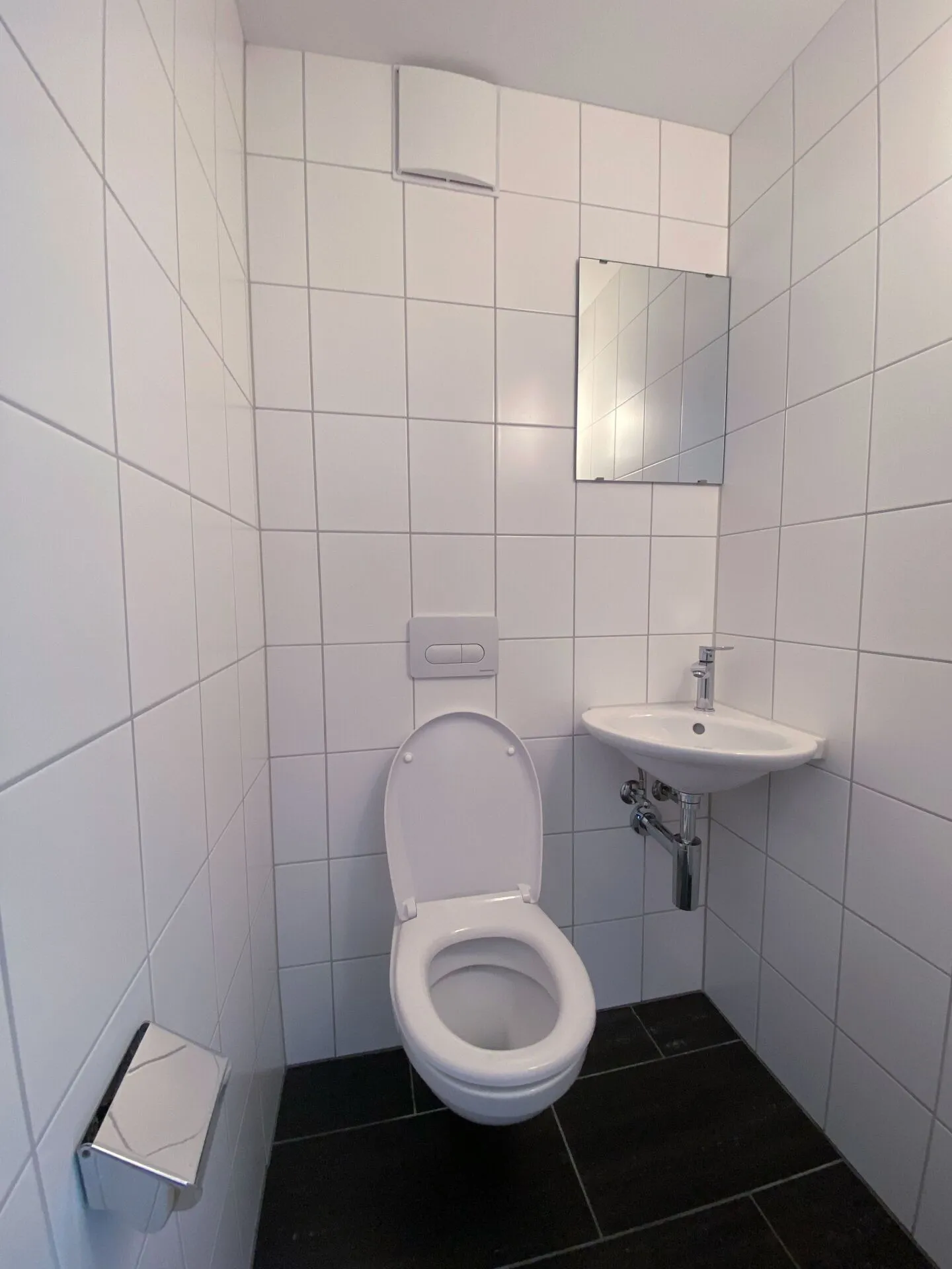 Living in a quiet location with fantastic views - Photo 7 of 8