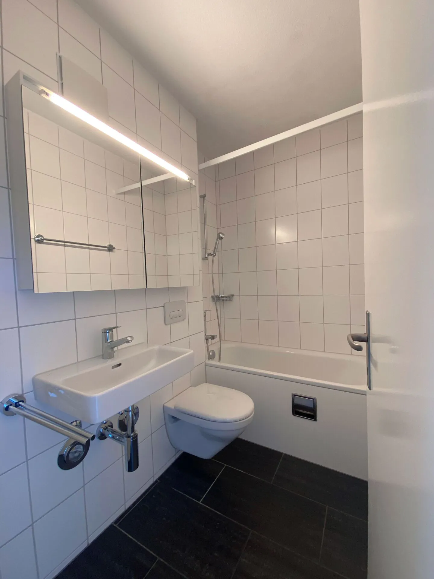 Living in a quiet location with fantastic views - Photo 8 of 8