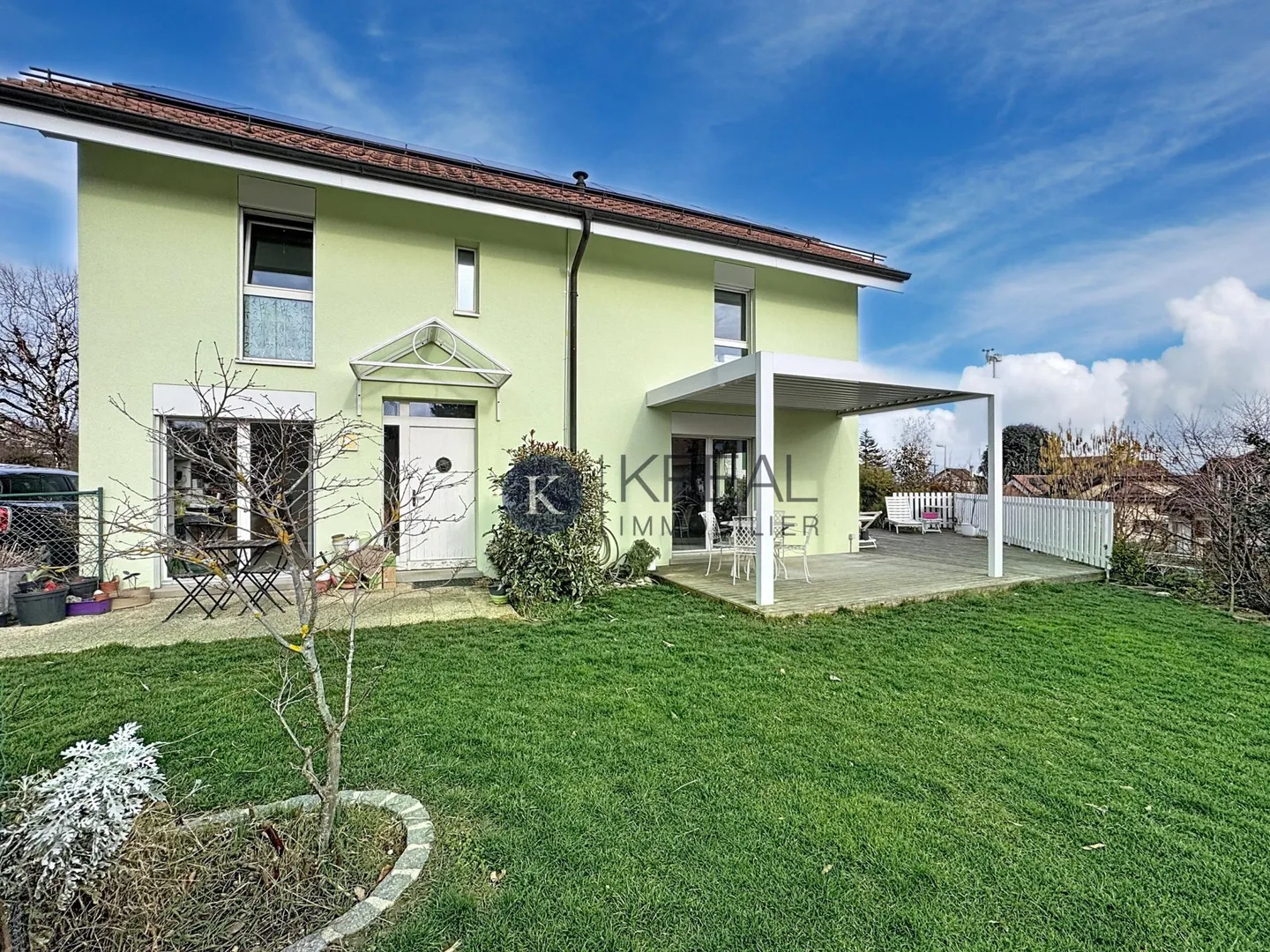 YENS - Splendida casa a schiera di 5,5 locali con giardino e terrazze - Foto 1 di 13