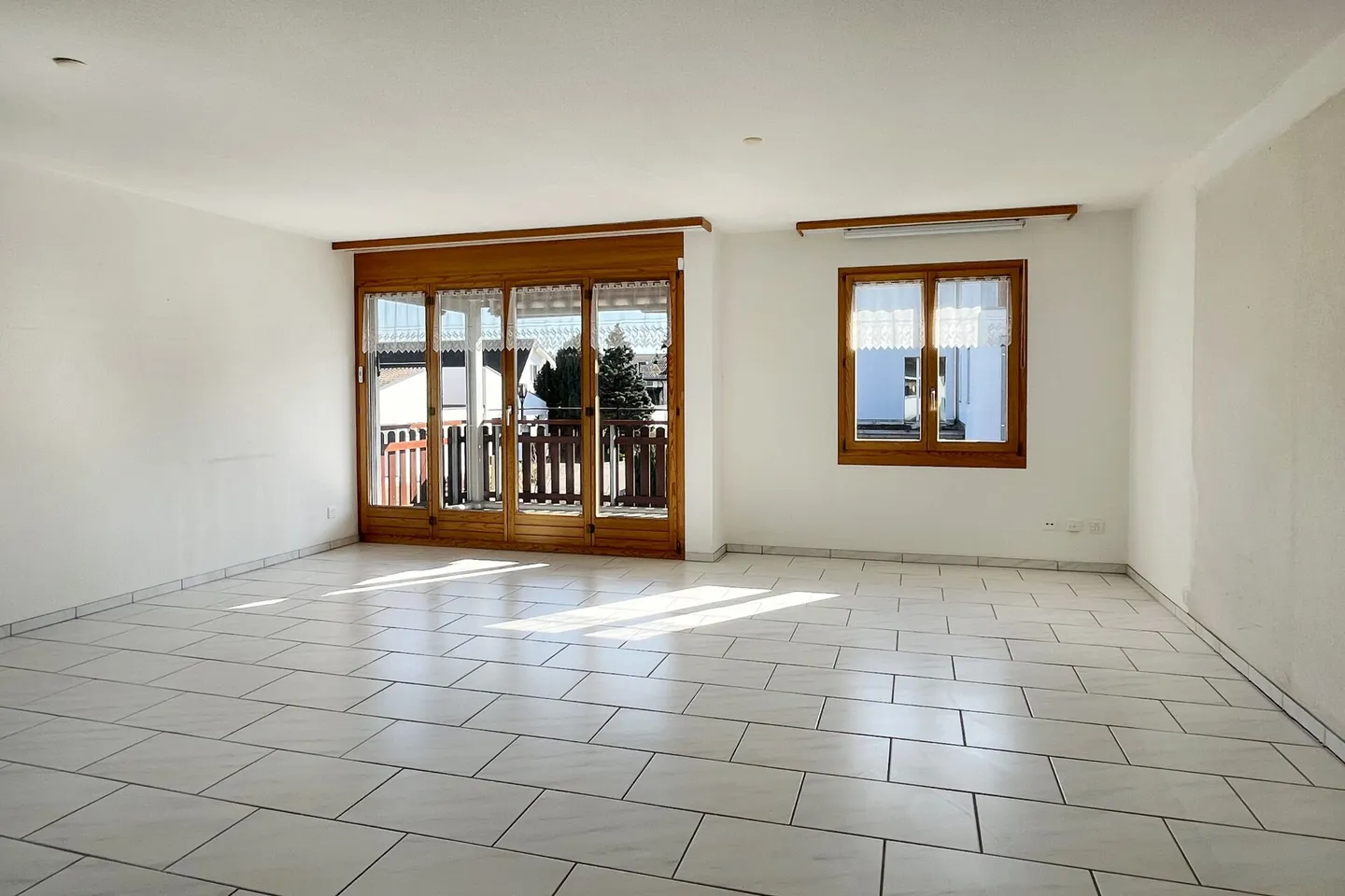Condominio progettato in modo attraente in una posizione tranquilla - Foto 2 di 8