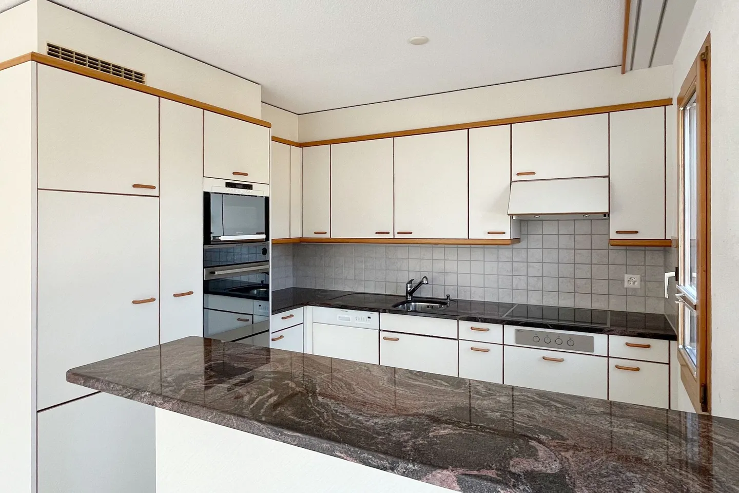 Condominio progettato in modo attraente in una posizione tranquilla - Foto 4 di 8