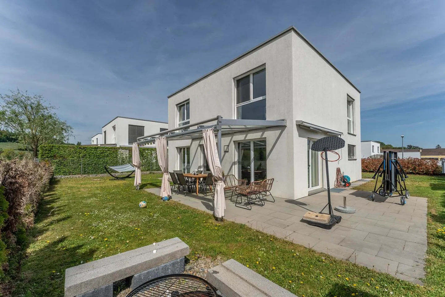 Modernes Einfamilienhaus in Thayngen - Foto 2 von 13