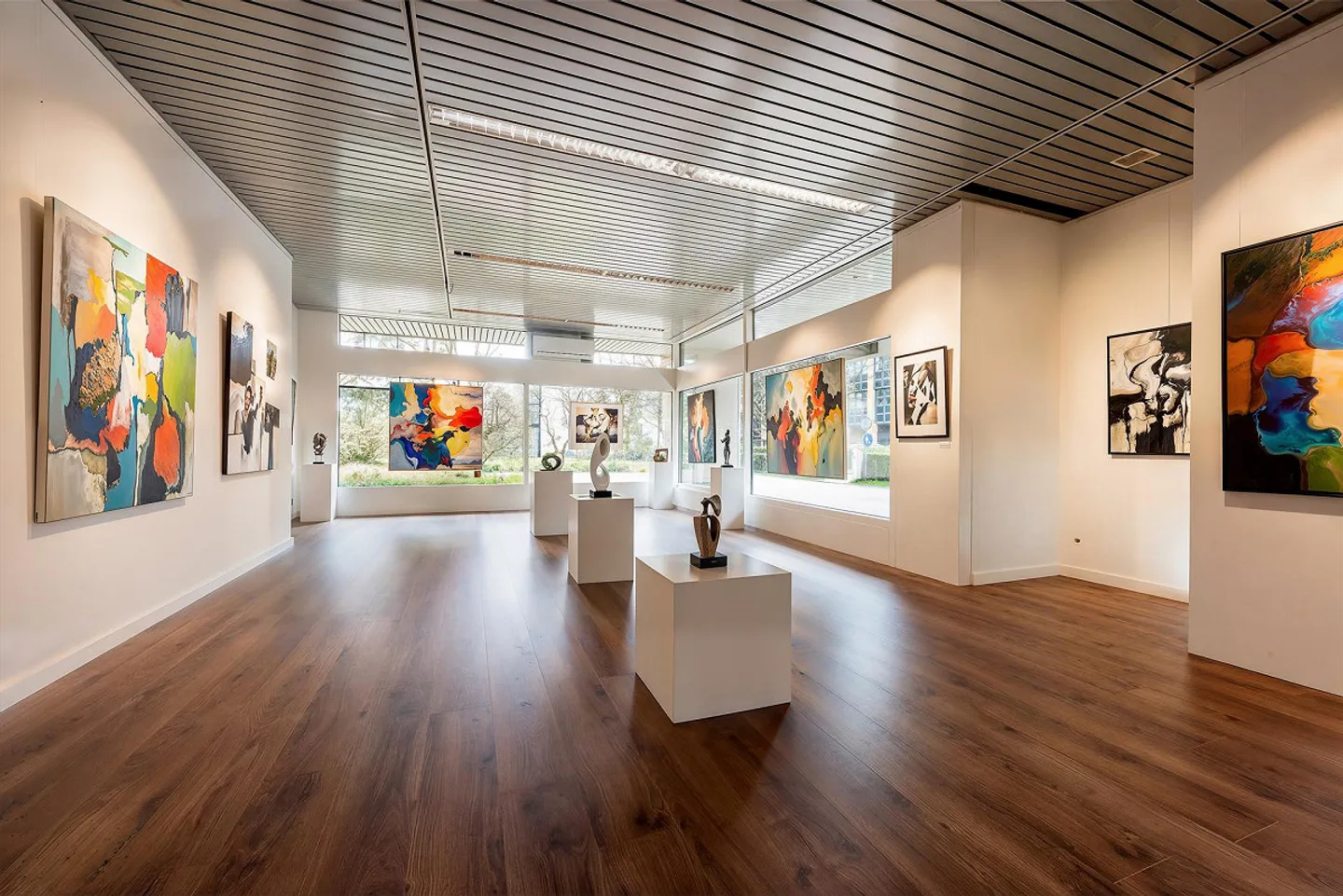 Newly renovated shop premises for under CHF 800,000 in the heart of Zug! - Photo 3 of 10