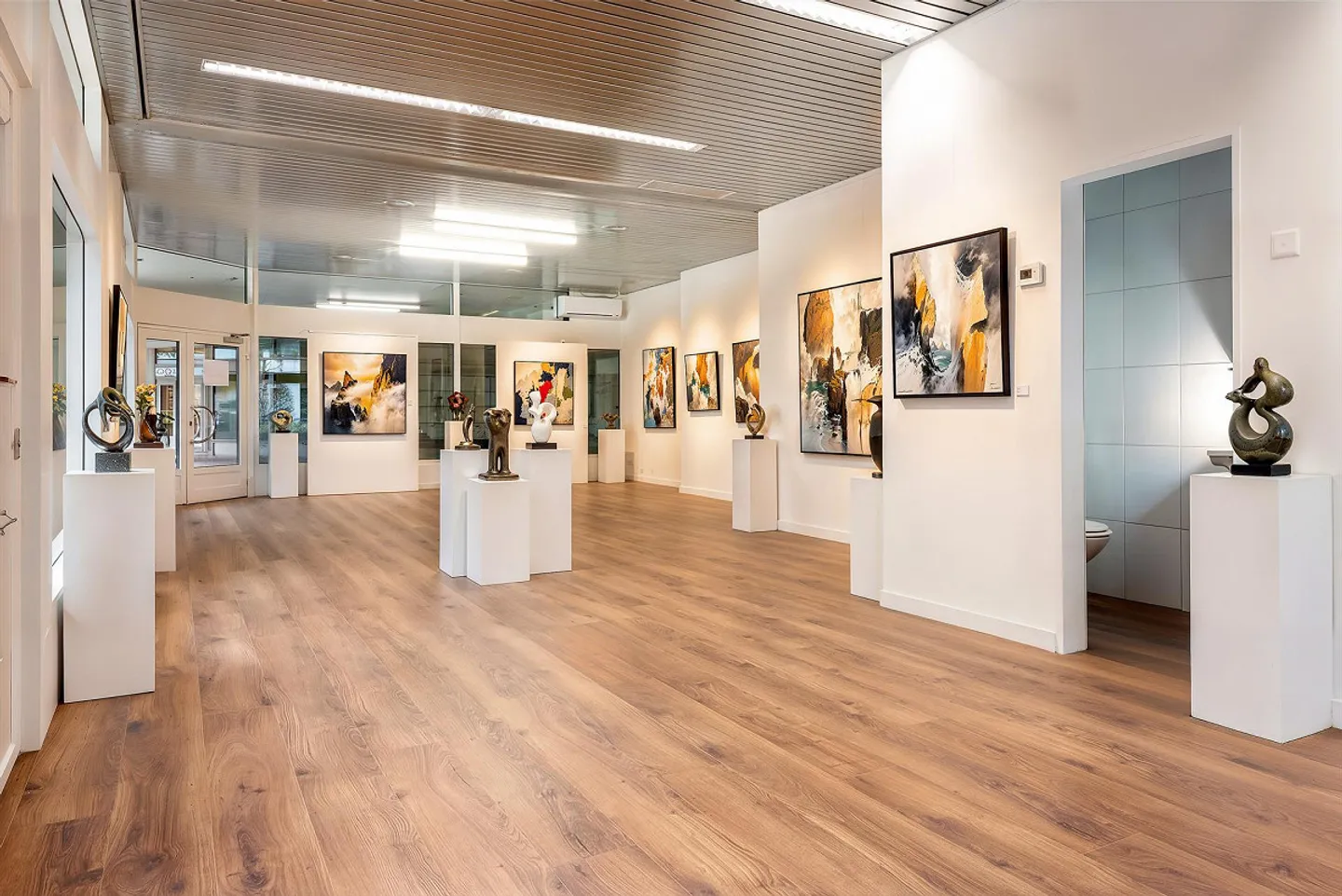 Newly renovated shop premises for under CHF 800,000 in the heart of Zug! - Photo 4 of 10